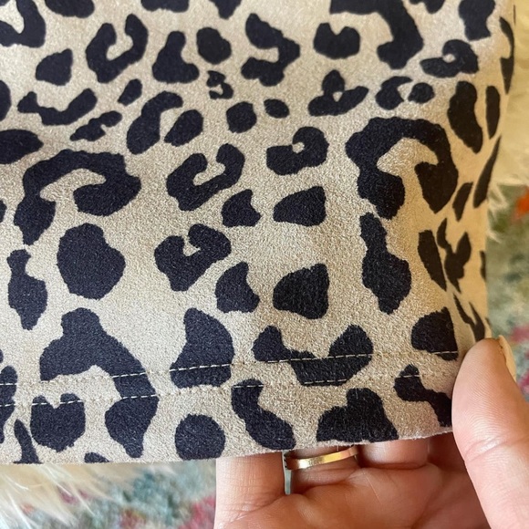 Boutique Cheetah Print Skirt!! Size small! The material is AMAZING 😍 - Picture 2 of 3